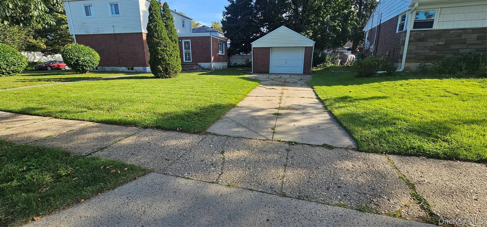 Casa com 3 Quartos à Venda em Elmont - Nova Iorque - EUA - 4