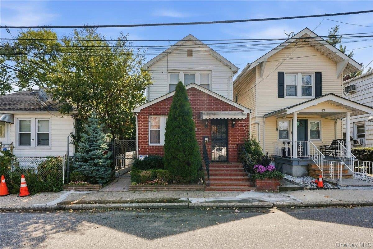 Casa com 3 Quartos à Venda em Elmont - Nova Iorque - EUA - 2
