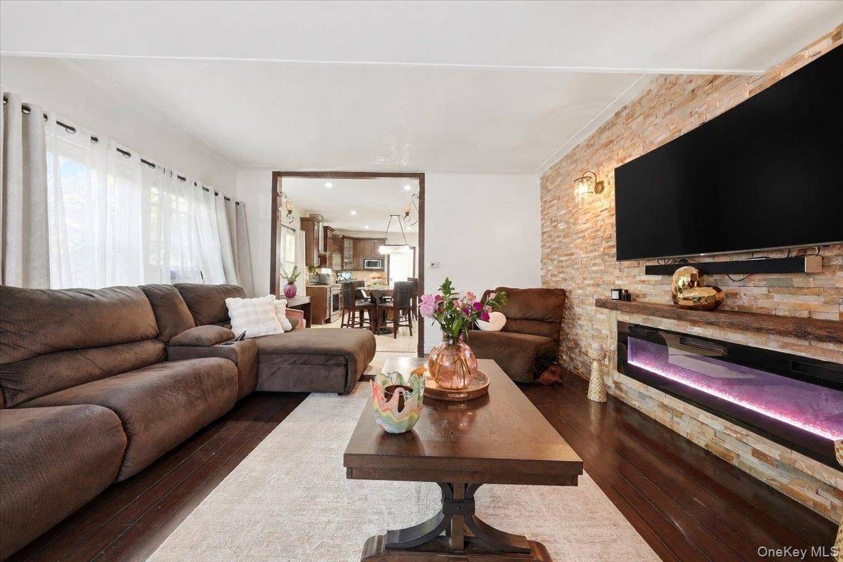 Casa com 3 Quartos à Venda em Elmont - Nova Iorque - EUA - 5