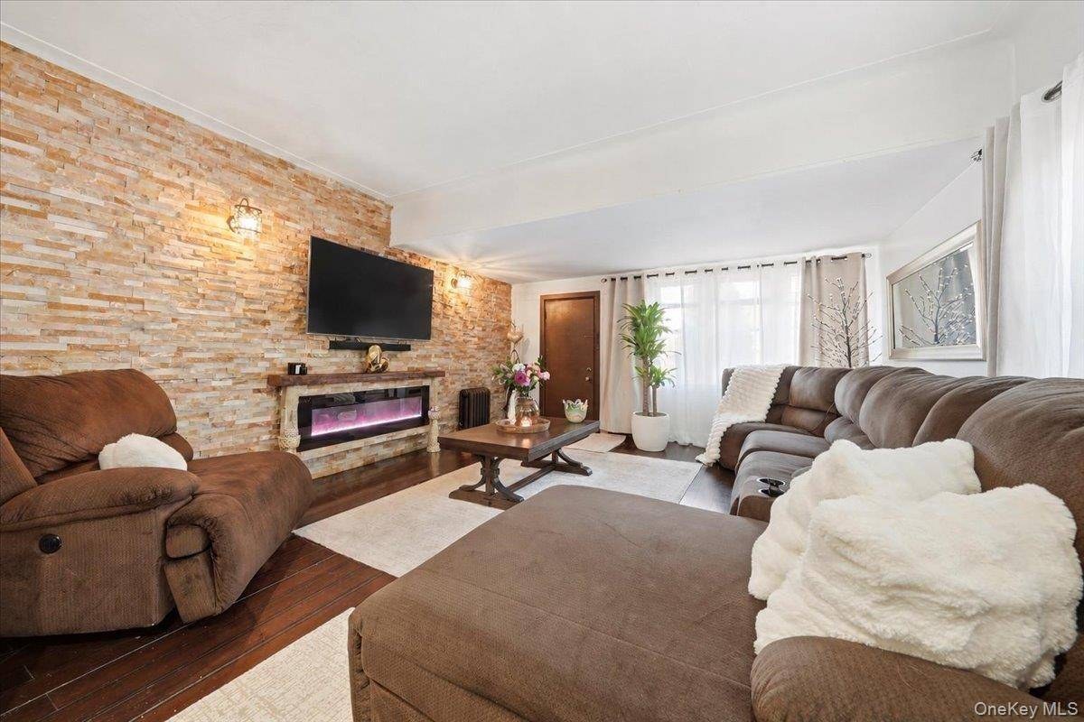 Casa com 3 Quartos à Venda em Elmont - Nova Iorque - EUA - 7