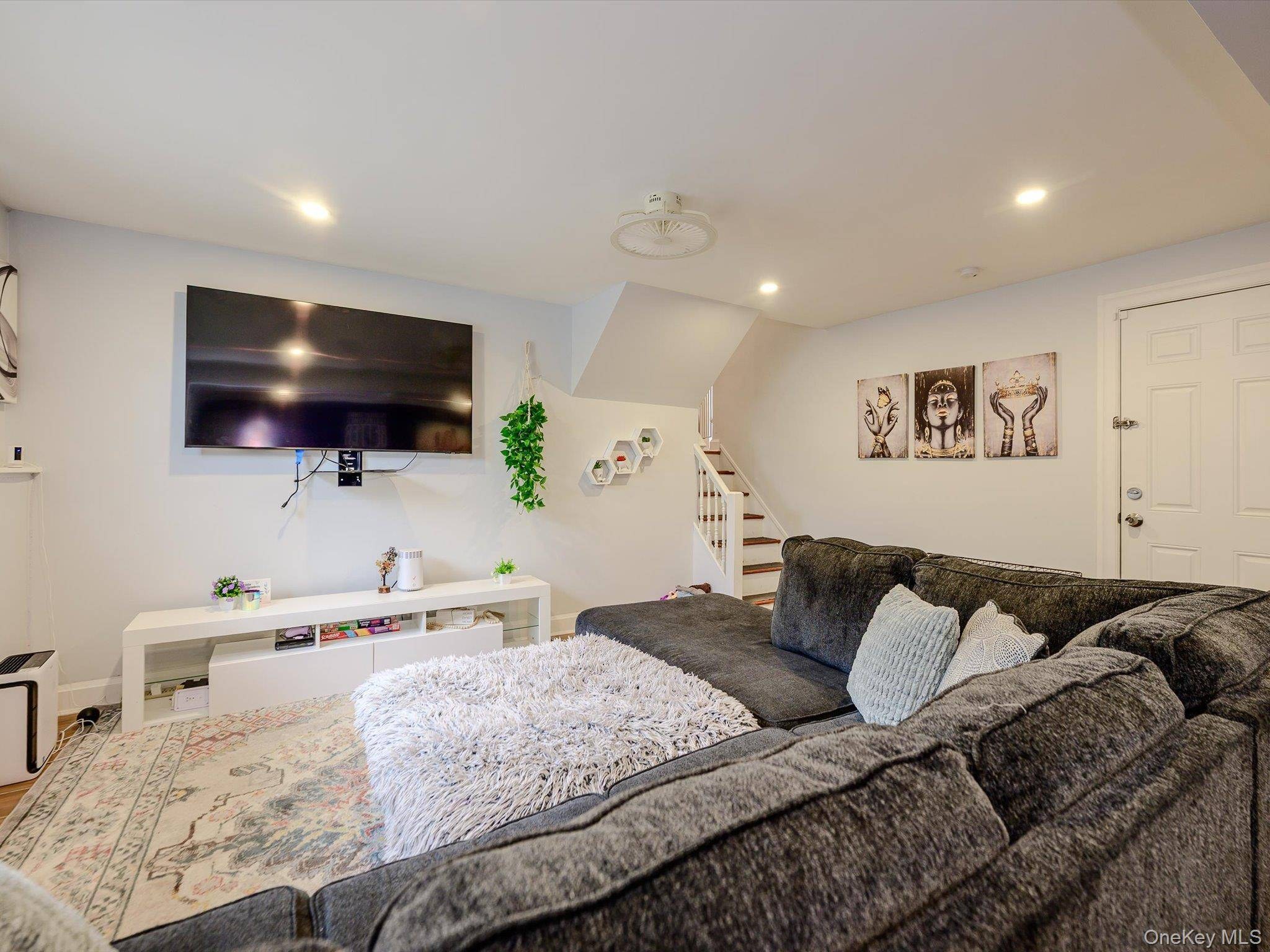 Casa com 3 Quartos à Venda em Elmont - Nova Iorque - EUA - 8