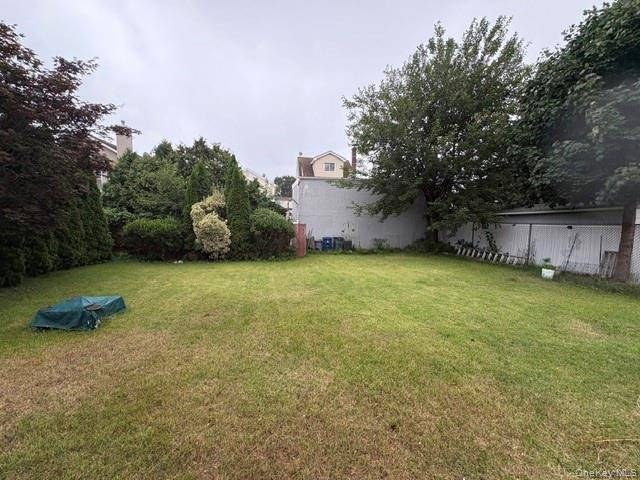 Casa com 3 Quartos à Venda em Elmont - Nova Iorque - EUA - 4