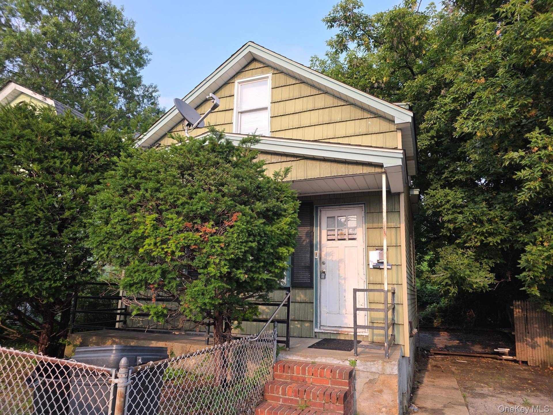 Casa com 3 Quartos à Venda em Elmont - Nova Iorque - EUA - 1
