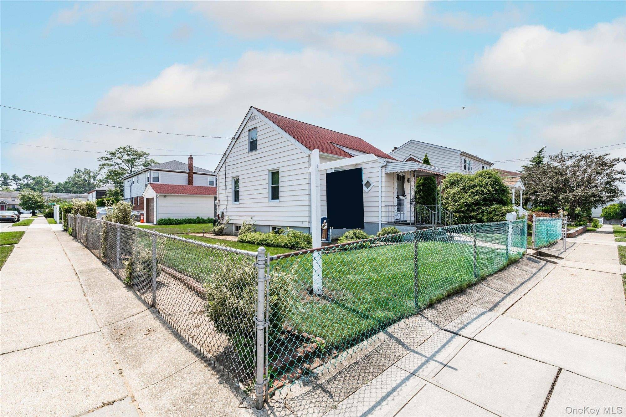 Casa com 3 Quartos à Venda em Elmont - Nova Iorque - EUA - 1