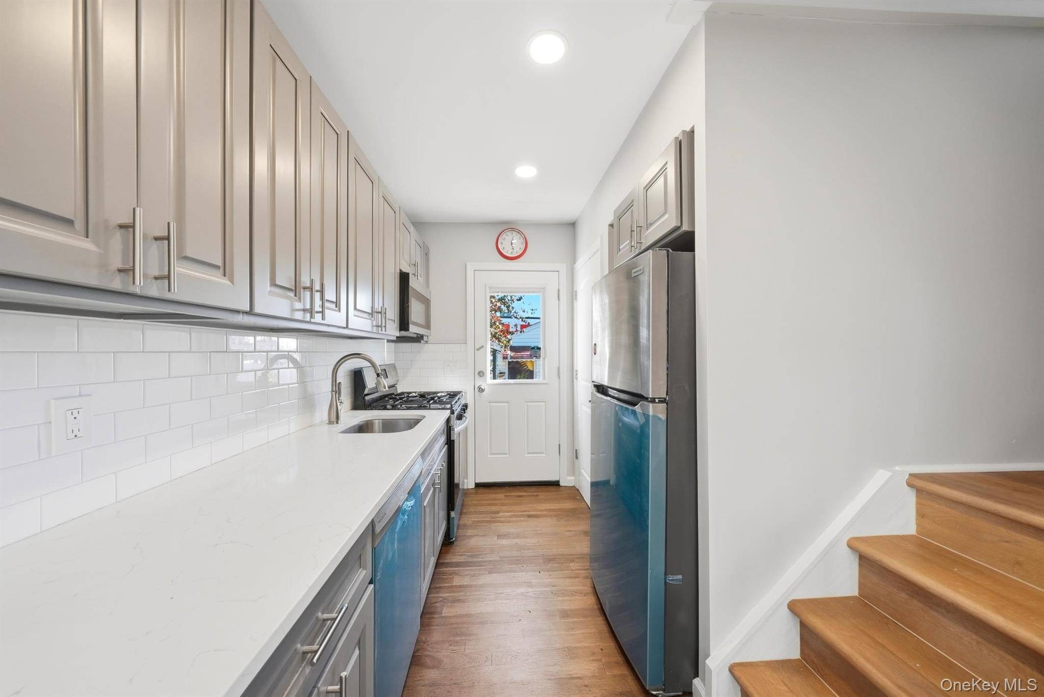Casa com 3 Quartos à Venda em Elmont - Nova Iorque - EUA - 3
