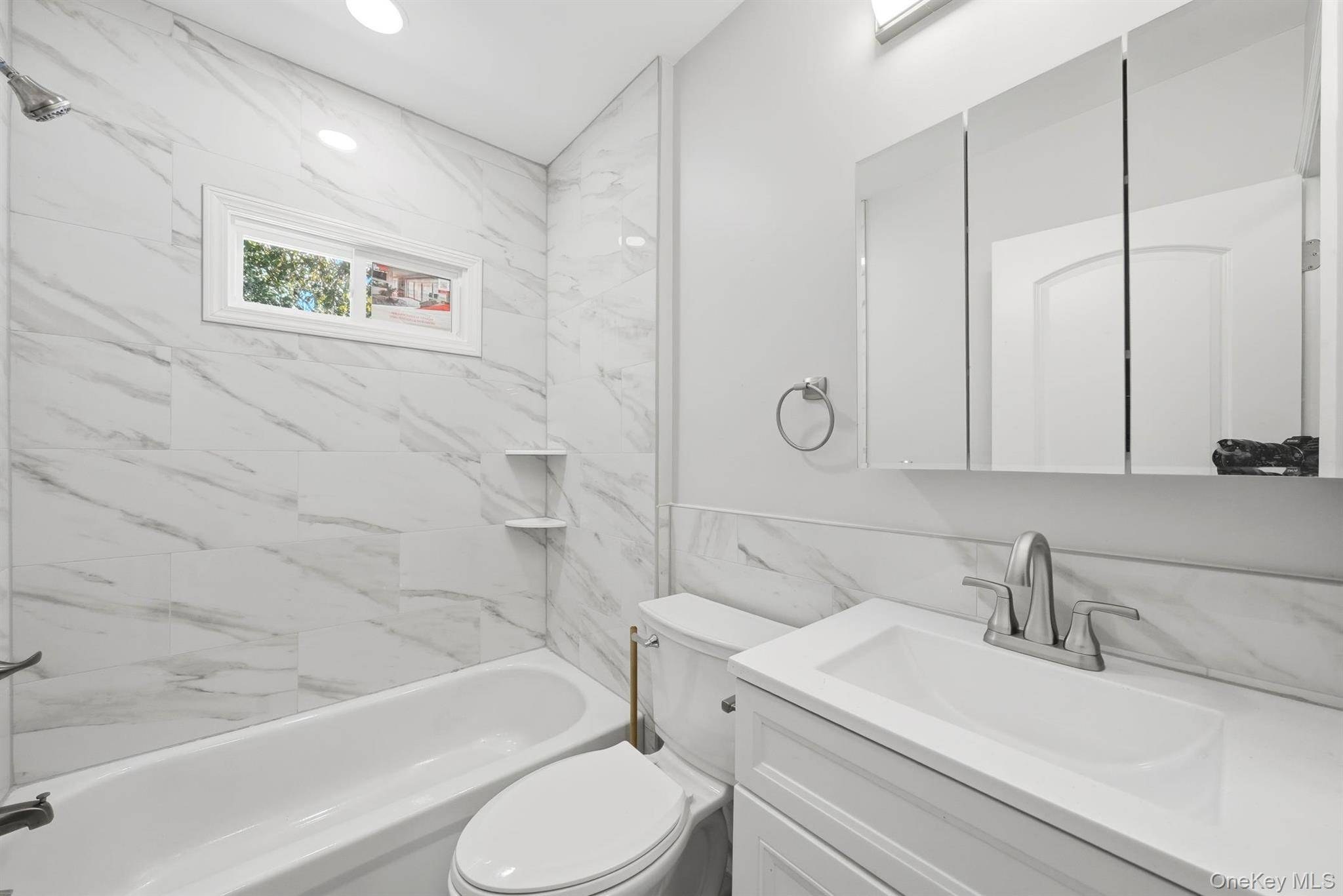 Casa com 3 Quartos à Venda em Elmont - Nova Iorque - EUA - 5