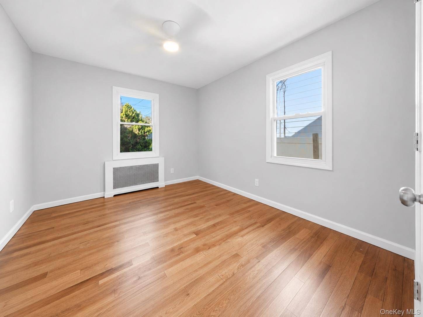 Casa com 3 Quartos à Venda em Elmont - Nova Iorque - EUA - 8