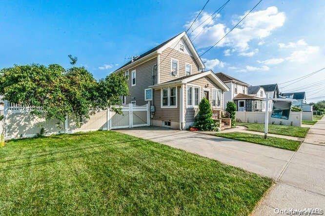 Casa com 3 Quartos à Venda em Elmont - Nova Iorque - EUA - 1
