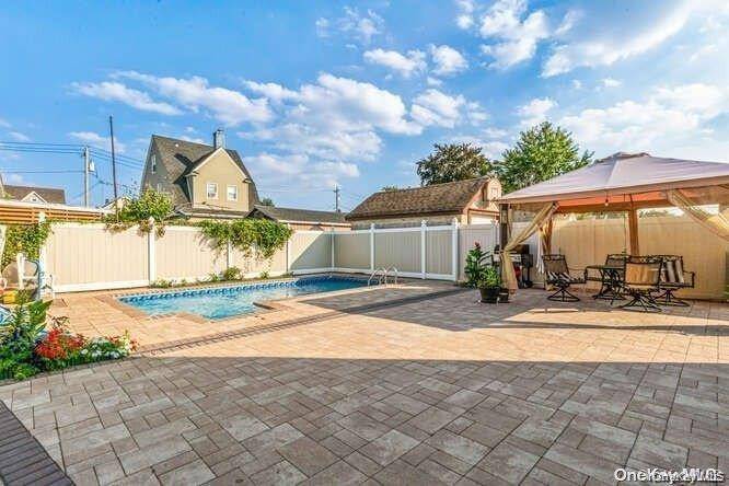 Casa com 3 Quartos à Venda em Elmont - Nova Iorque - EUA - 4