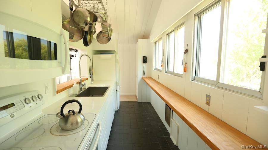 Casa de 3 Dormitorios en Venta en Fair Harbor, Fire Island, NY - 4