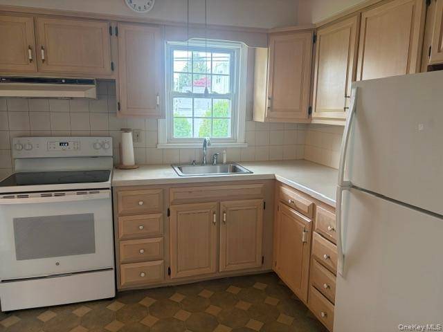 Casa de 3 Dormitorios en Venta en Farmingdale - Nueva York - EE. UU. - 4