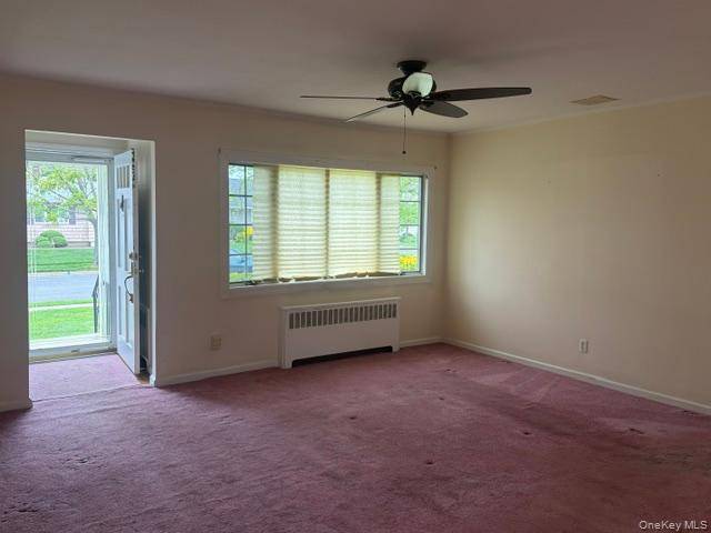 Casa de 3 Dormitorios en Venta en Farmingdale - Nueva York - EE. UU. - 6
