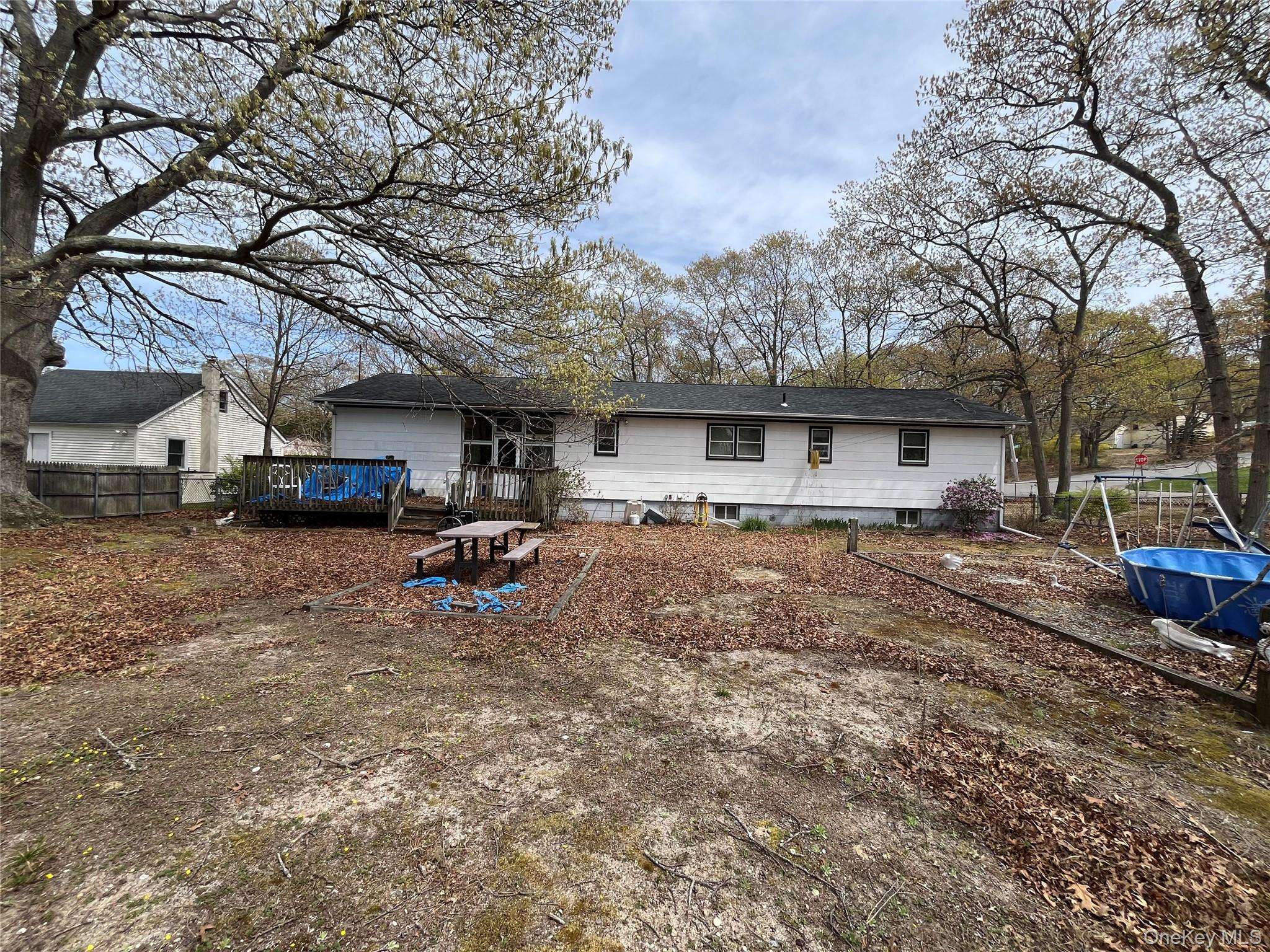 Casa com 3 Quartos à Venda em Farmingville - Nova Iorque - EUA - 6