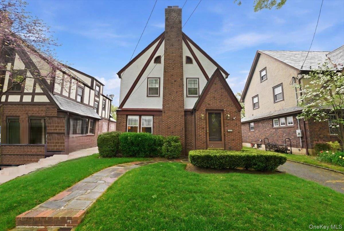 Casa de 3 Dormitorios en Venta en Floral Park - Nueva York - EE. UU. - 1