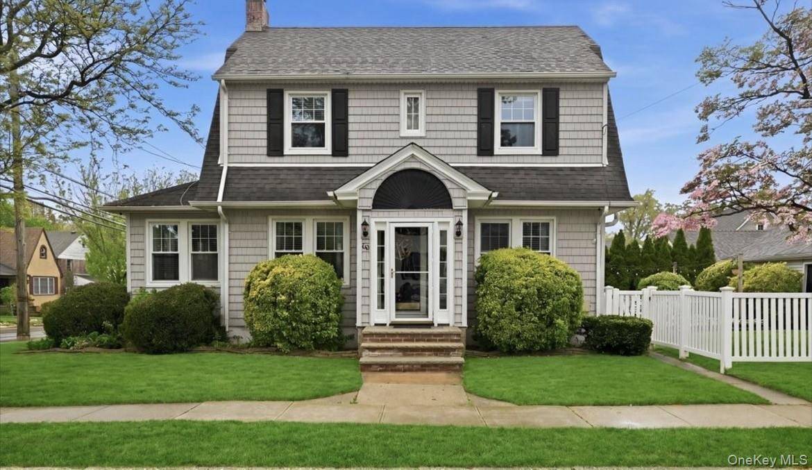 Casa com 3 Quartos à Venda em Floral Park - Nova Iorque - EUA - 1