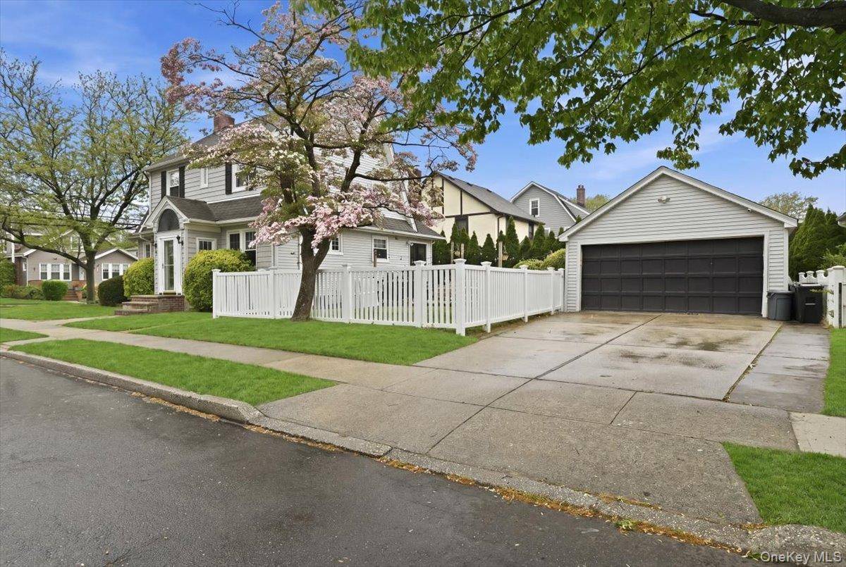 Casa com 3 Quartos à Venda em Floral Park - Nova Iorque - EUA - 3