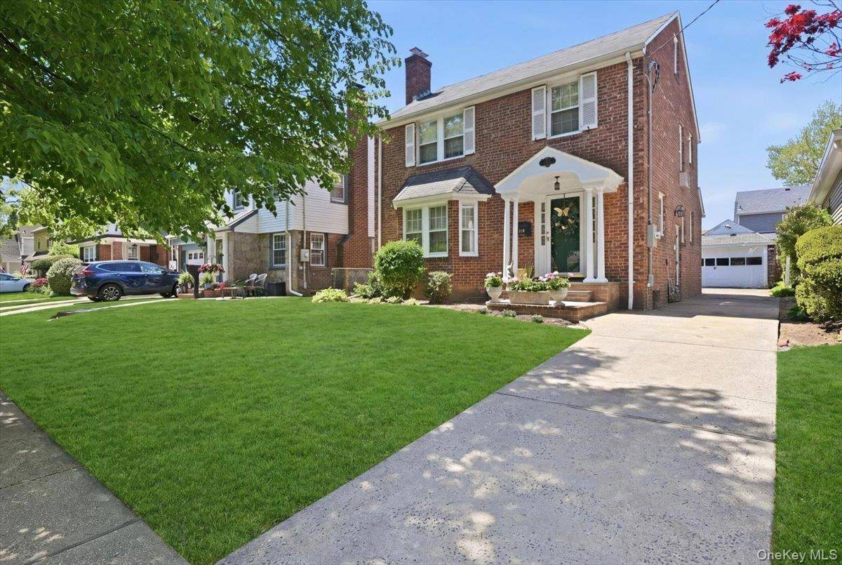 Casa de 3 Dormitorios en Venta en Floral Park - Nueva York - EE. UU. - 3