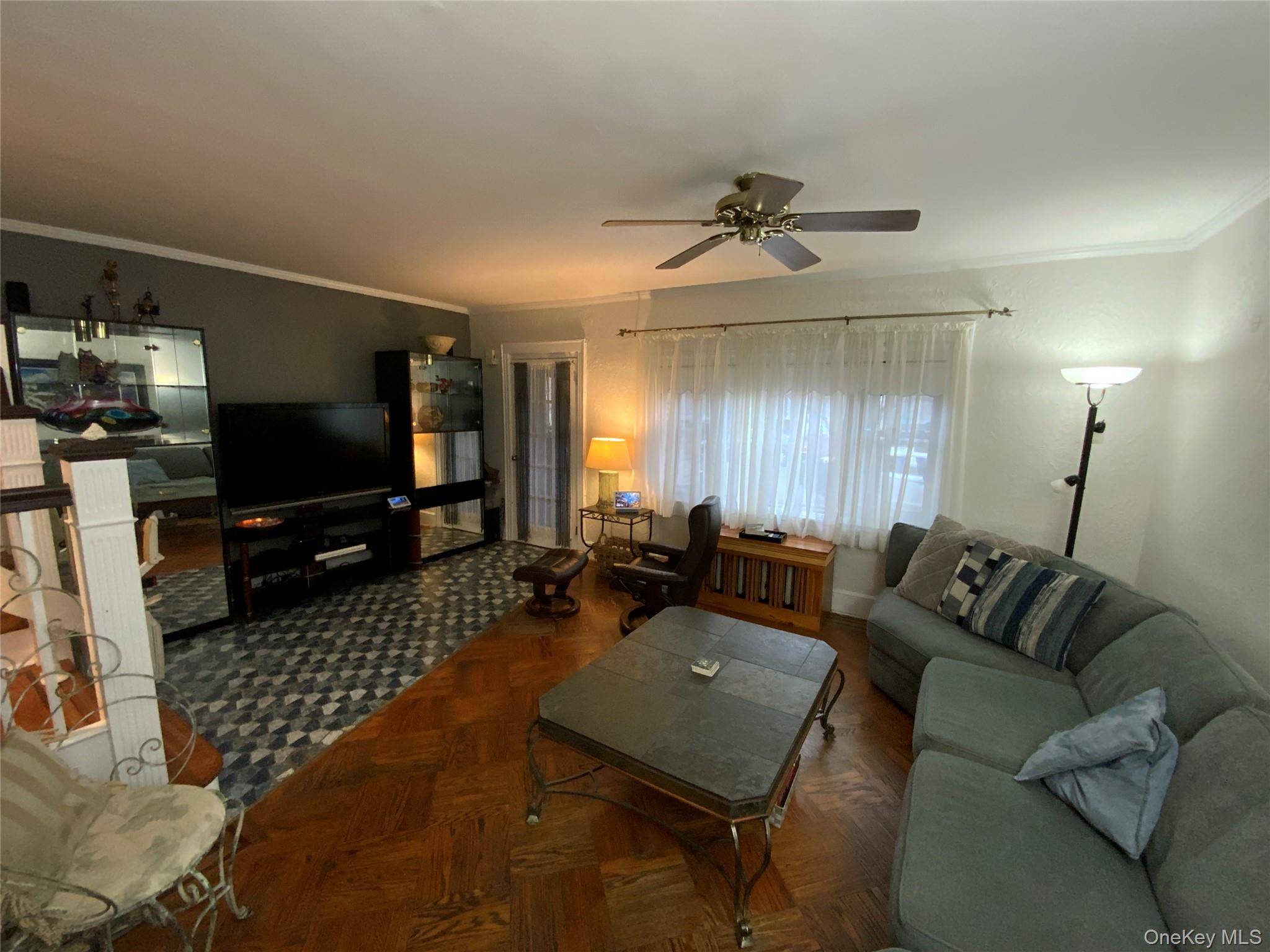 Casa de 3 Dormitorios en Venta en Flushing - Nueva York - EE. UU. - 3