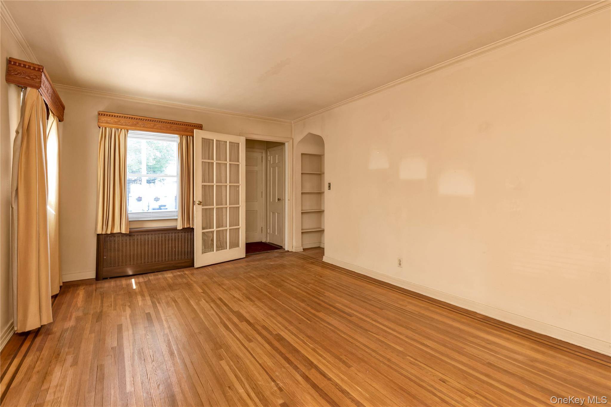 Casa de 3 Dormitorios en Venta en Flushing - Nueva York - EE. UU. - 2
