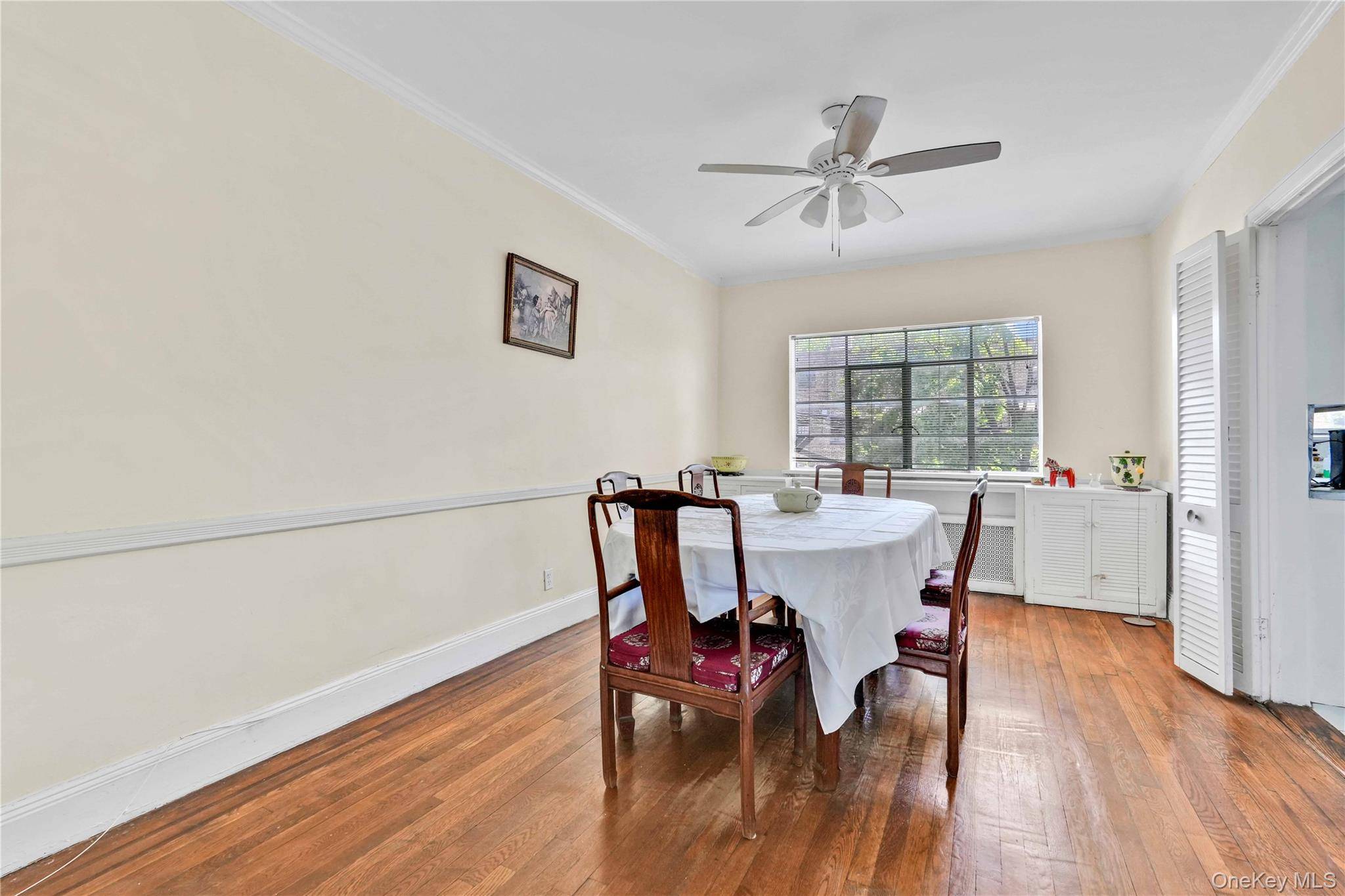 Casa com 3 Quartos à Venda em Forest Hills - Nova Iorque - EUA - 8