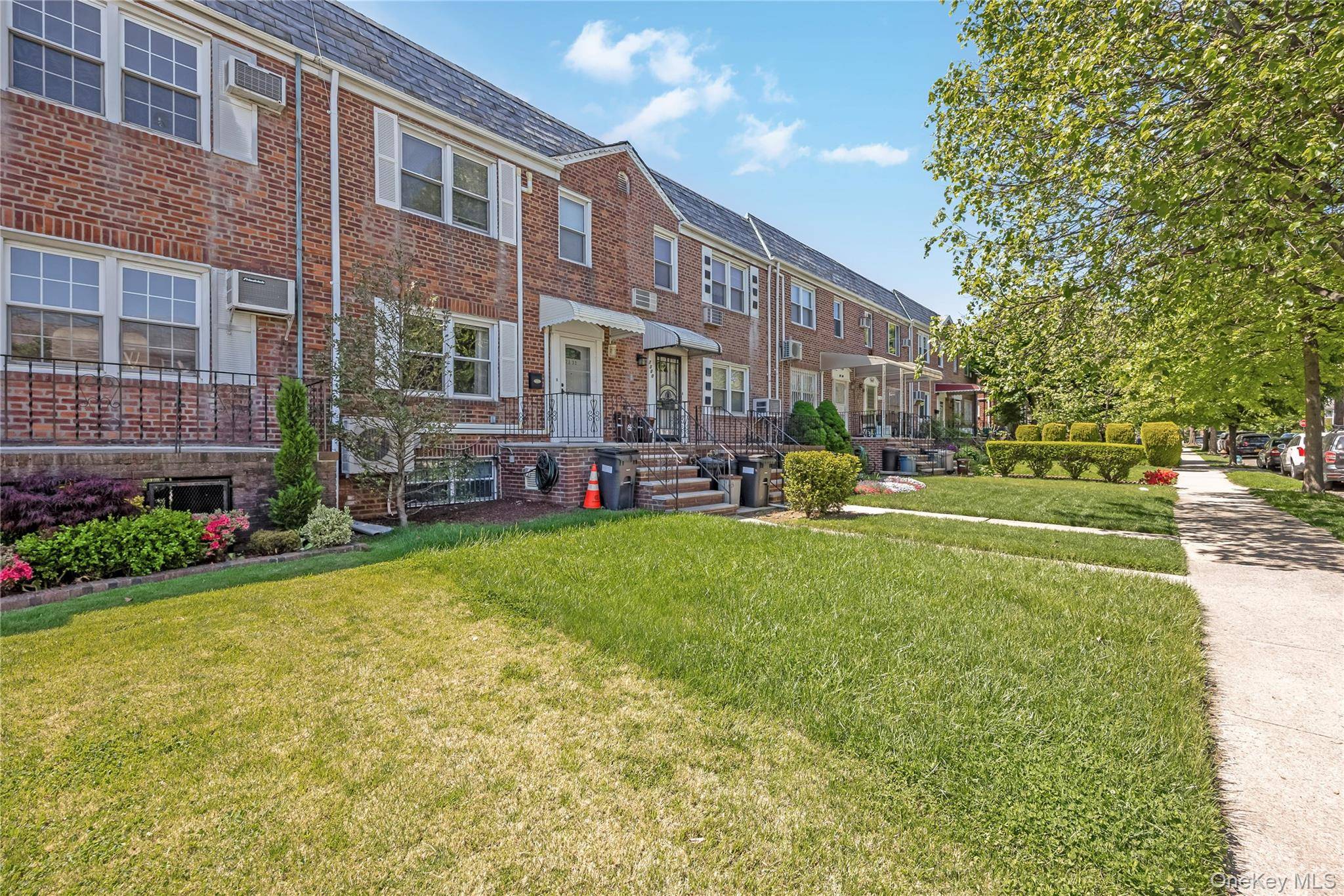 Casa com 3 Quartos à Venda em Fresh Meadows - Nova Iorque - EUA - 4