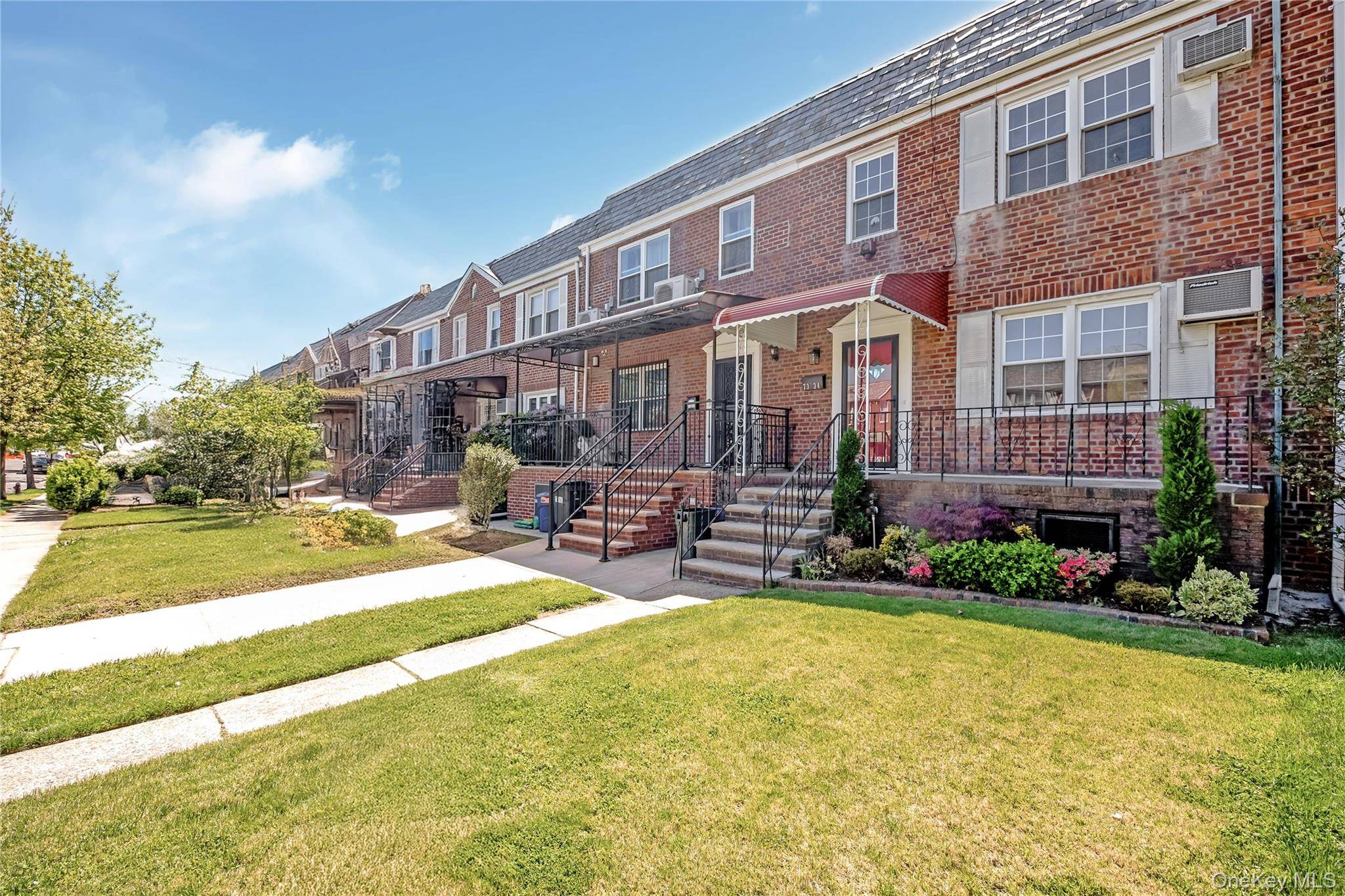 Casa com 3 Quartos à Venda em Fresh Meadows - Nova Iorque - EUA - 5