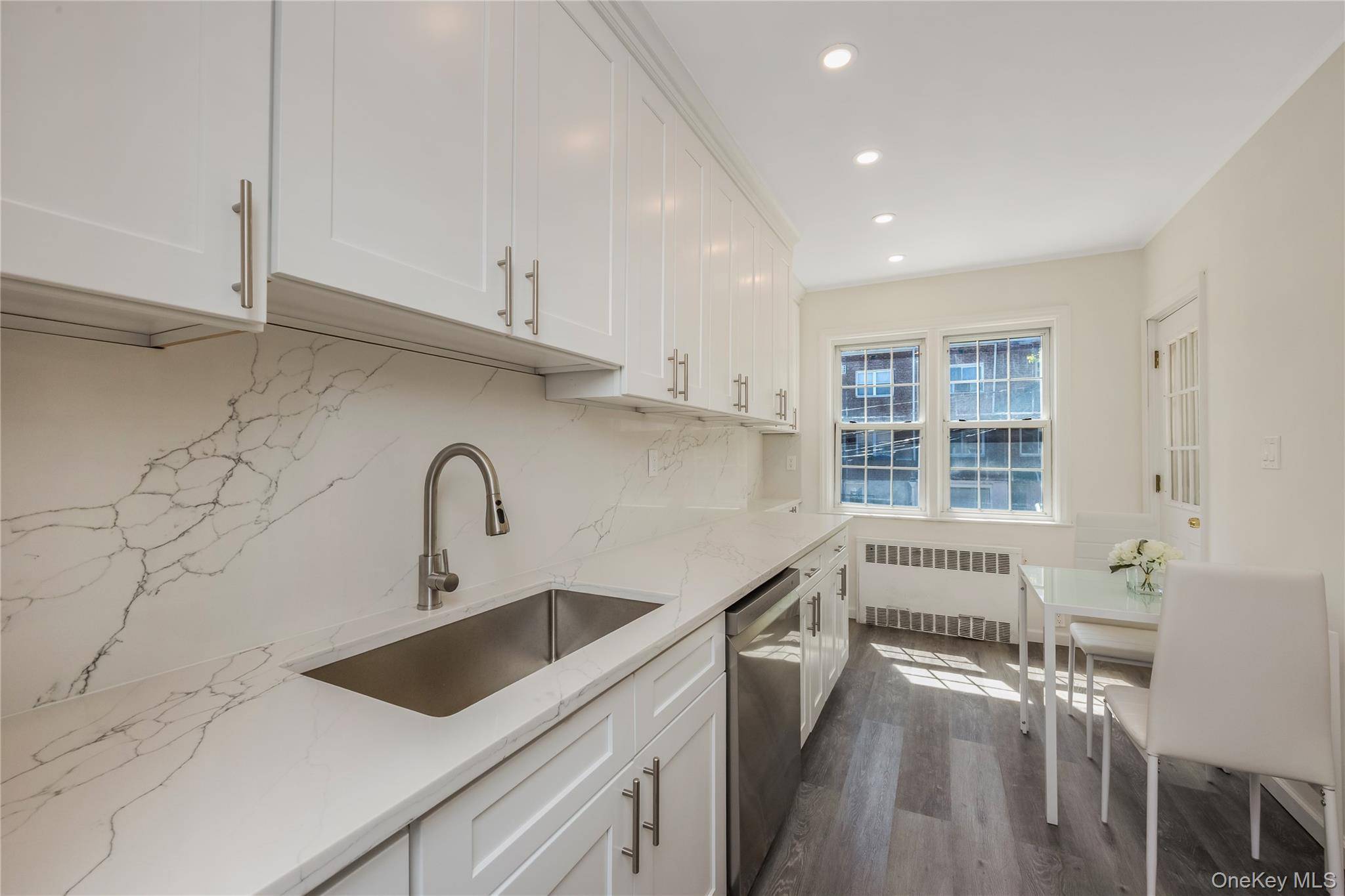 Casa com 3 Quartos à Venda em Fresh Meadows - Nova Iorque - EUA - 7