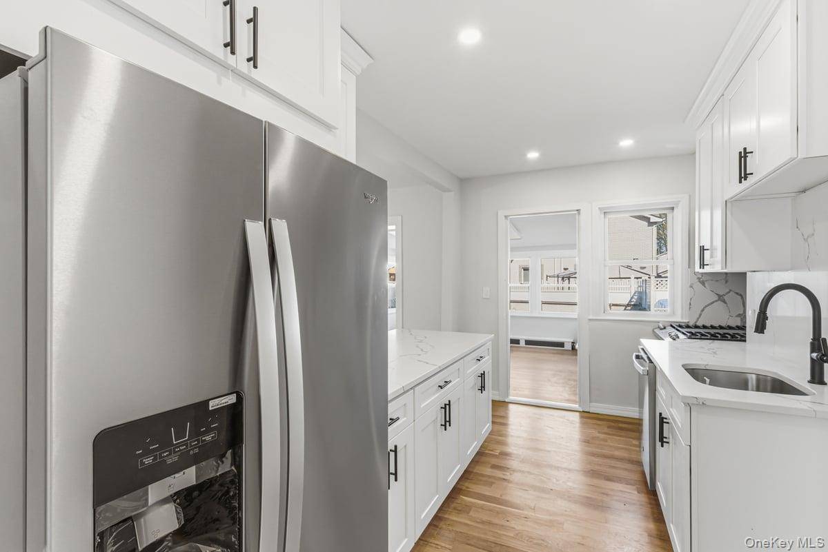Casa com 3 Quartos à Venda em Fresh Meadows - Nova Iorque - EUA - 3