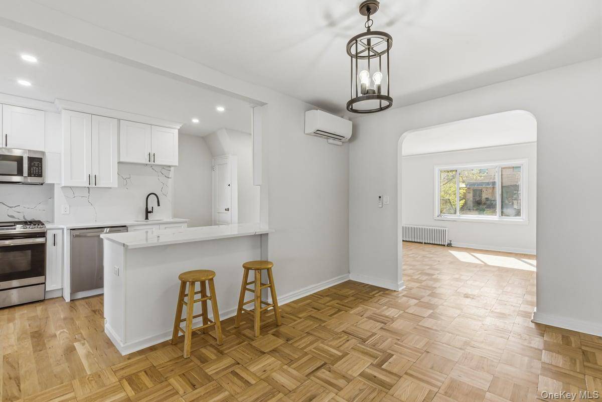 Casa com 3 Quartos à Venda em Fresh Meadows - Nova Iorque - EUA - 4