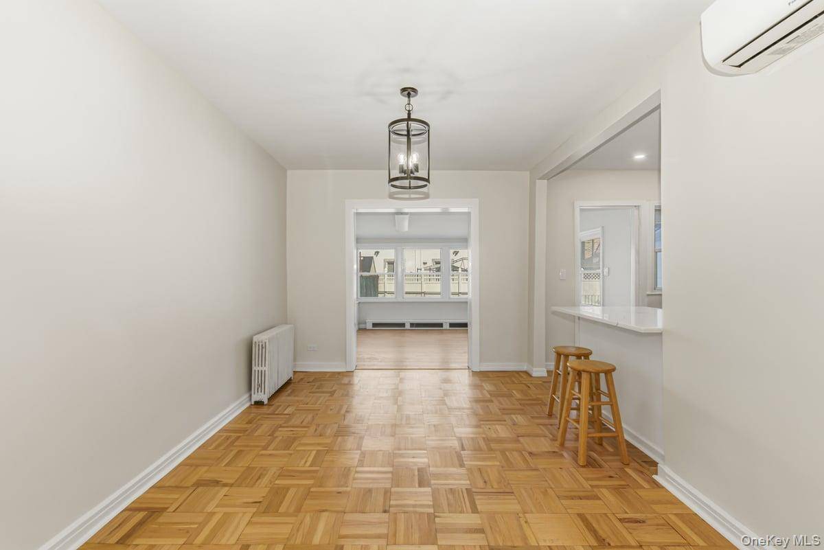 Casa com 3 Quartos à Venda em Fresh Meadows - Nova Iorque - EUA - 5