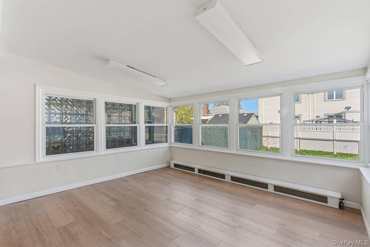 Casa com 3 Quartos à Venda em Fresh Meadows - Nova Iorque - EUA - 7