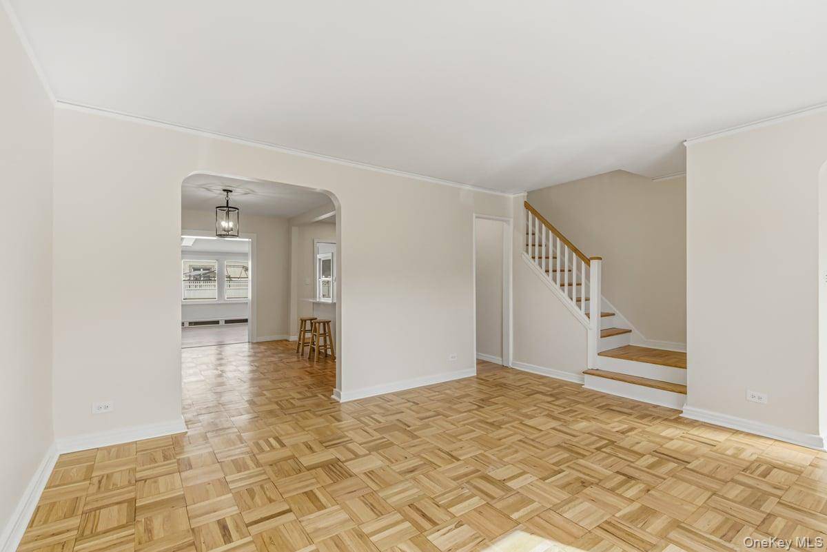 Casa com 3 Quartos à Venda em Fresh Meadows - Nova Iorque - EUA - 8