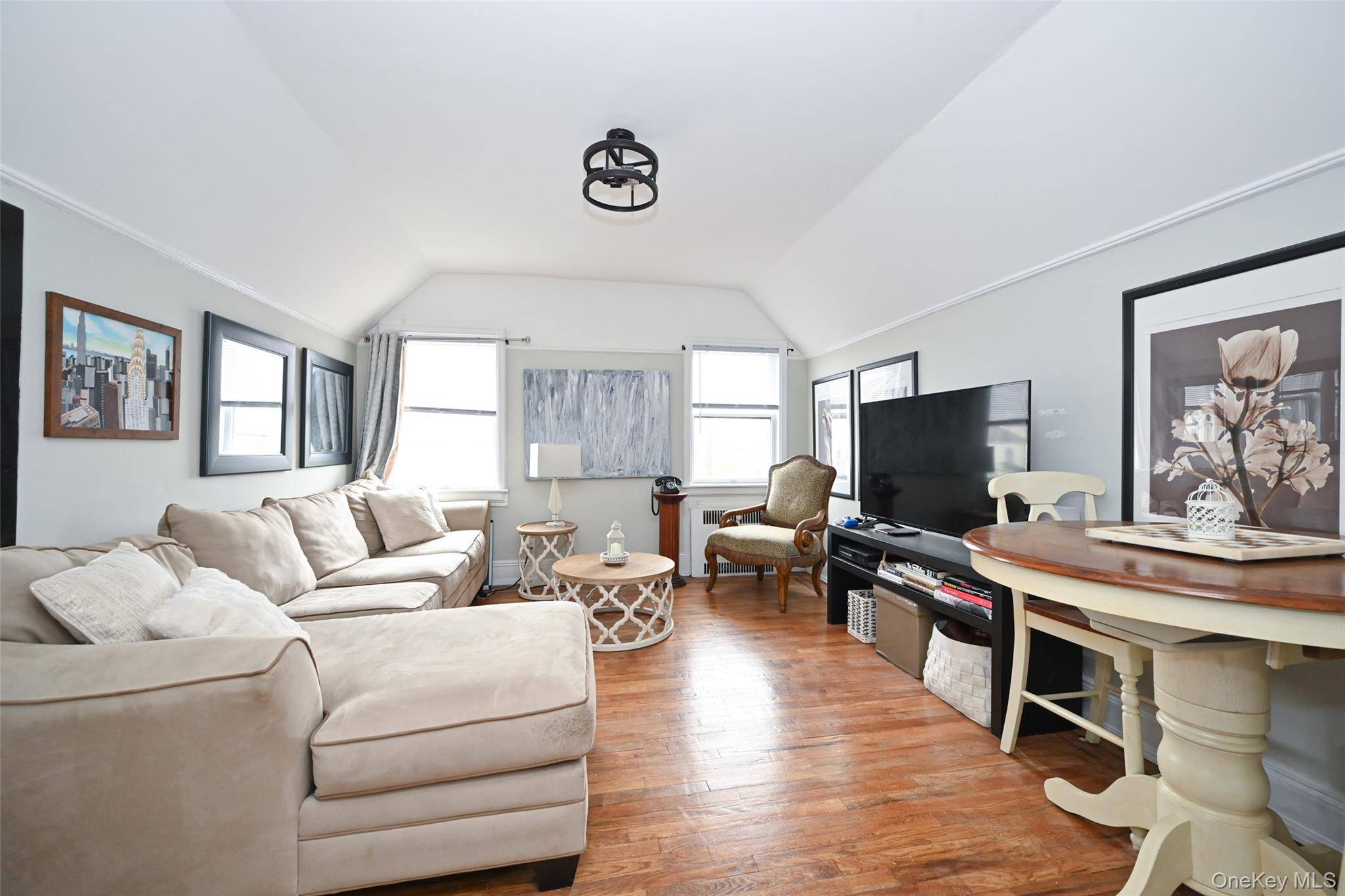 Casa com 3 Quartos à Venda em Fresh Meadows - Nova Iorque - EUA - 5