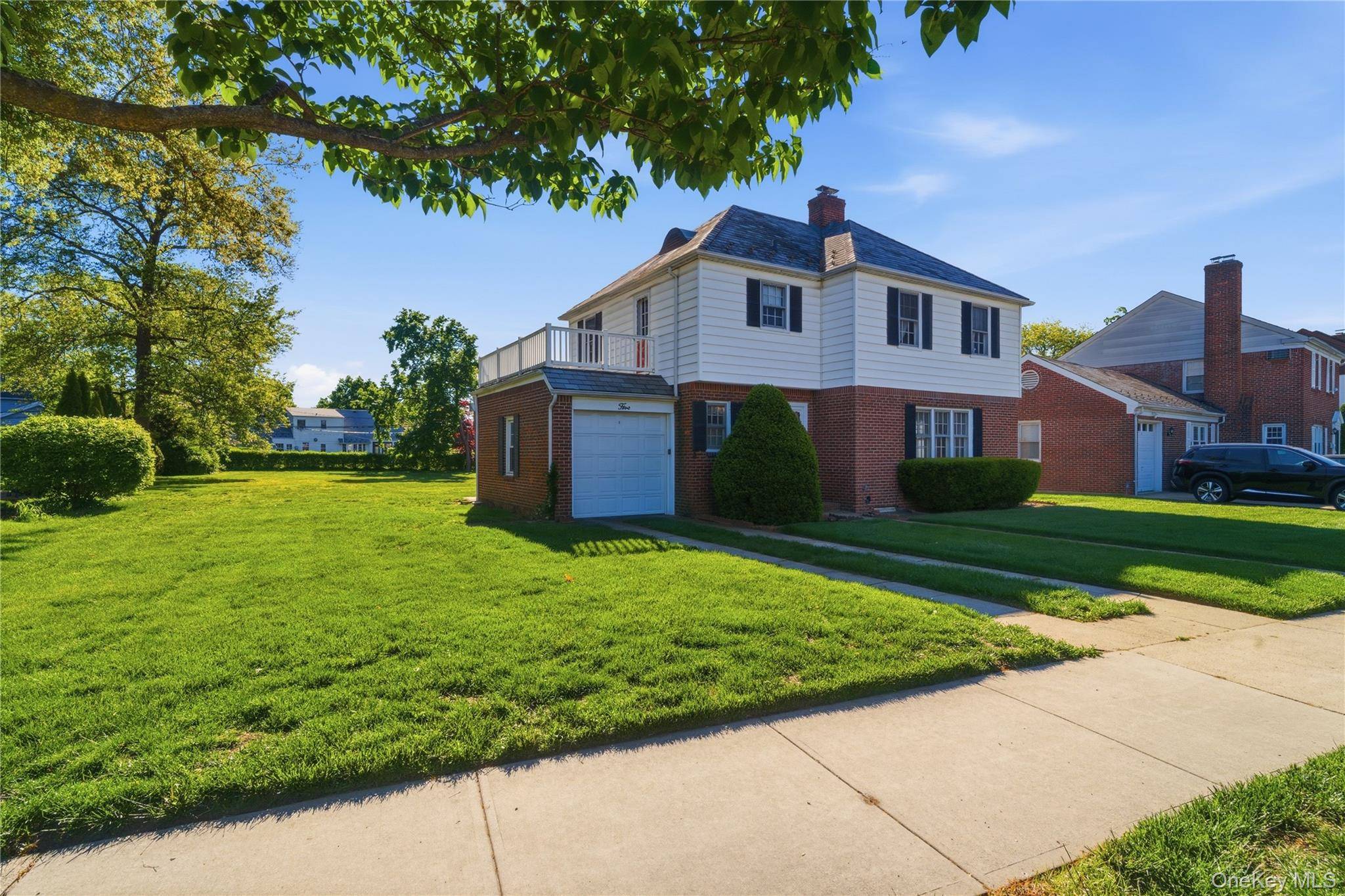 Casa de 3 Dormitorios en Venta en Garden City - Nueva York - EE. UU. - 4