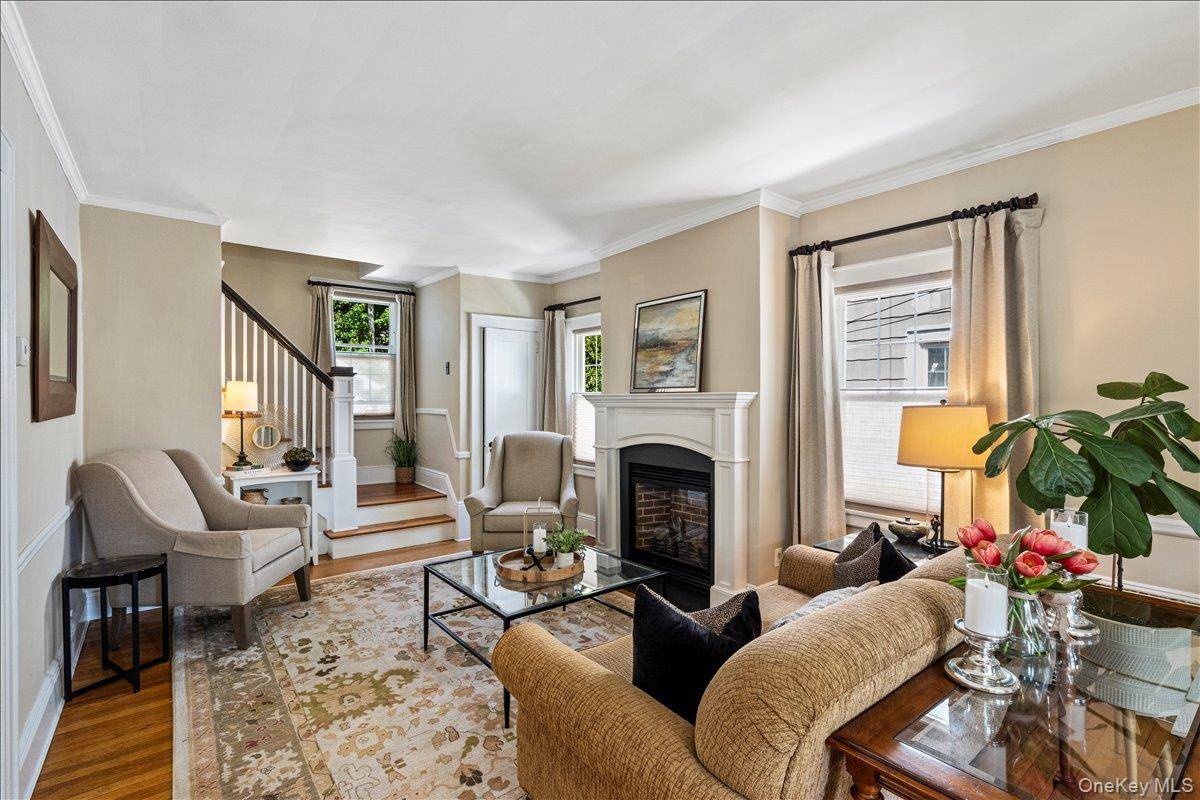 Casa de 3 Dormitorios en Venta en Garden City - Nueva York - EE. UU. - 2