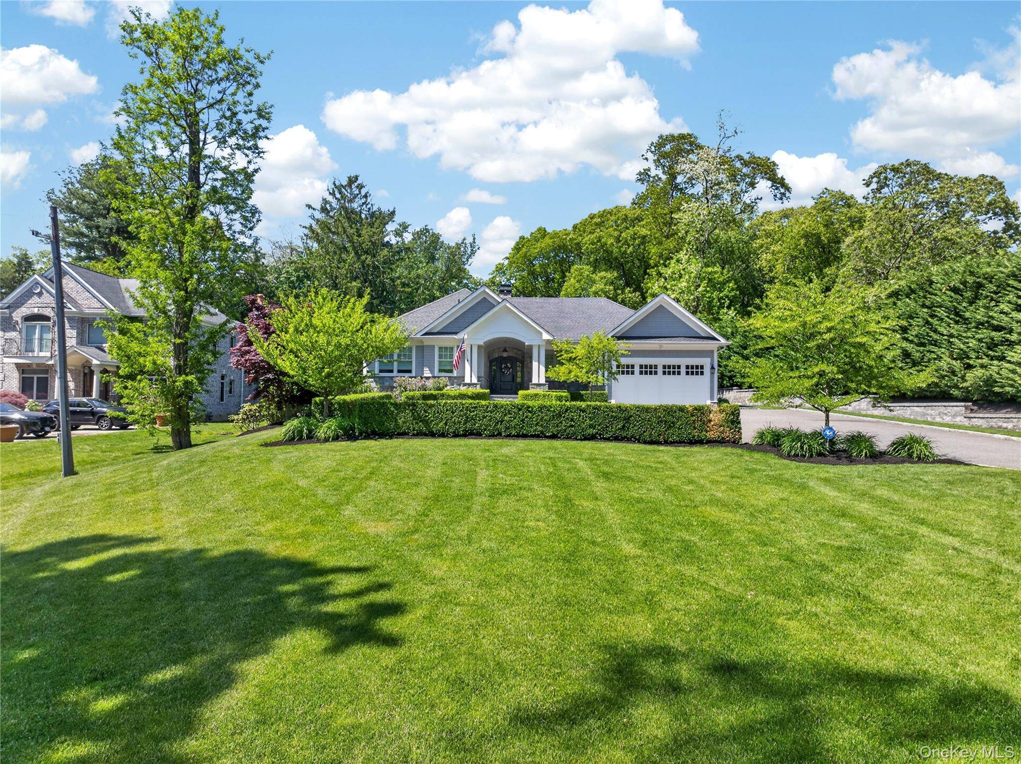 Casa de 3 Dormitorios en Venta en Glen Head, Nueva York, EE. UU. - 2