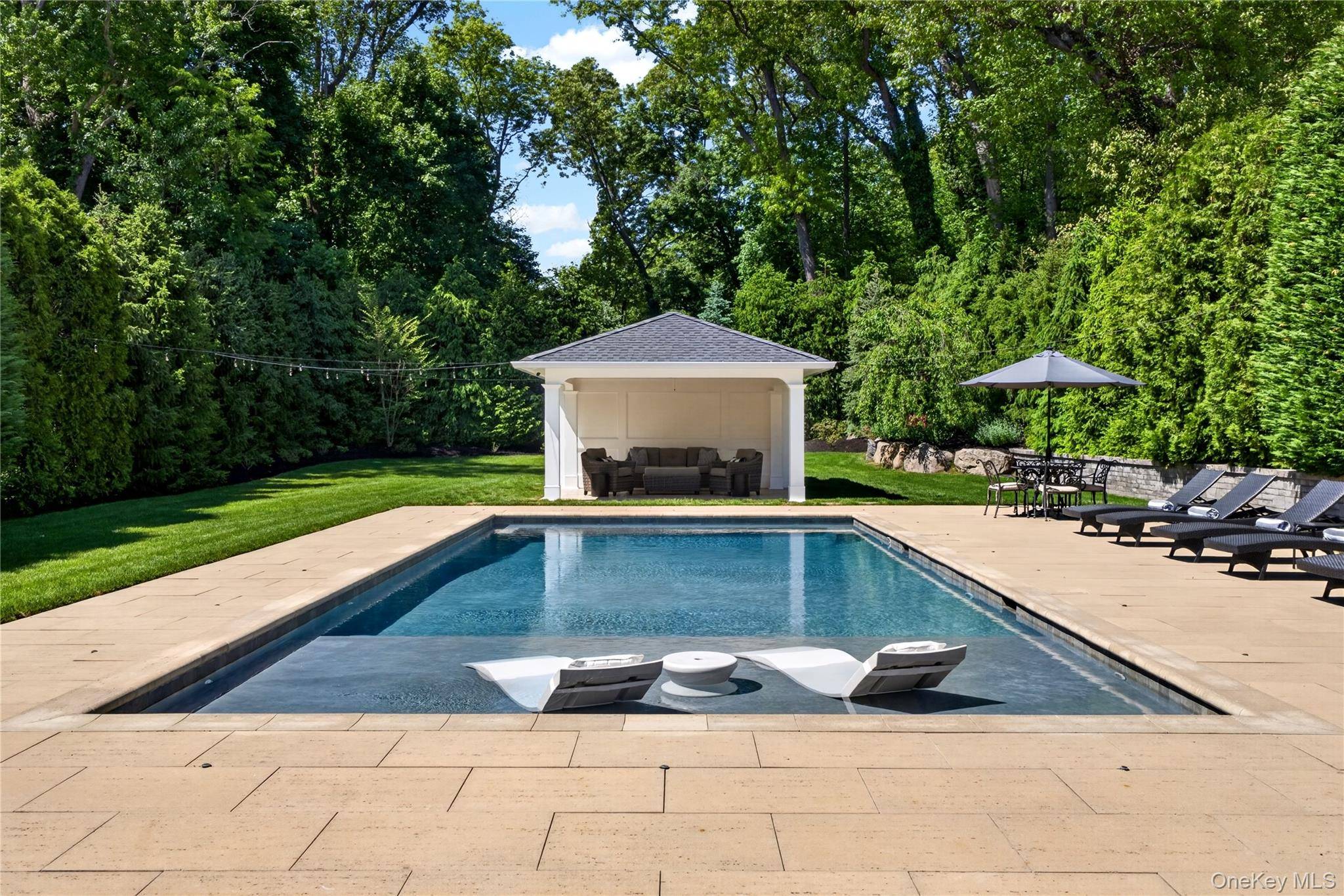 Casa de 3 Dormitorios en Venta en Glen Head, Nueva York, EE. UU. - 7