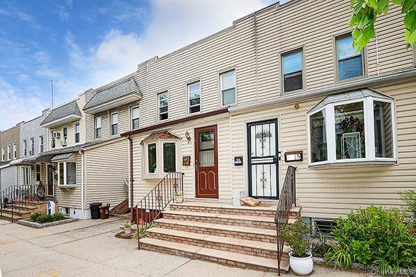 Casa de 3 Dormitorios en Venta en Glendale - Nueva York - EE. UU. - 3