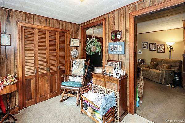 Casa de 3 Dormitorios en Venta en Glendale - Nueva York - EE. UU. - 4
