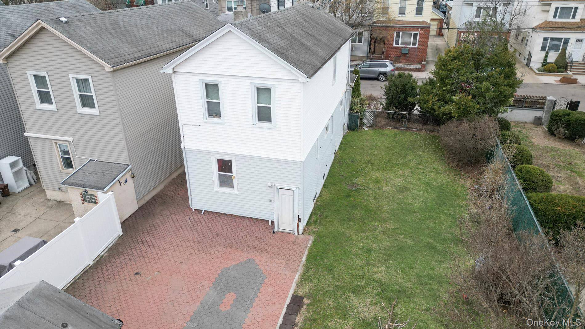 Casa com 3 Quartos à Venda em Glendale - Nova Iorque - EUA - 6