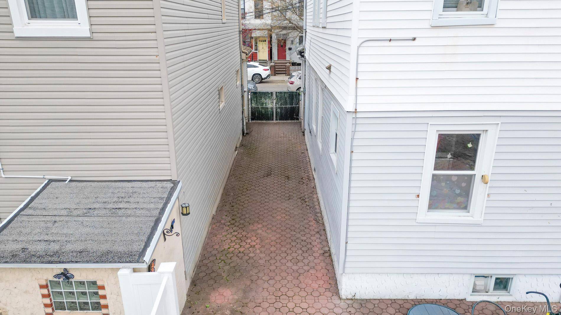 Casa com 3 Quartos à Venda em Glendale - Nova Iorque - EUA - 8