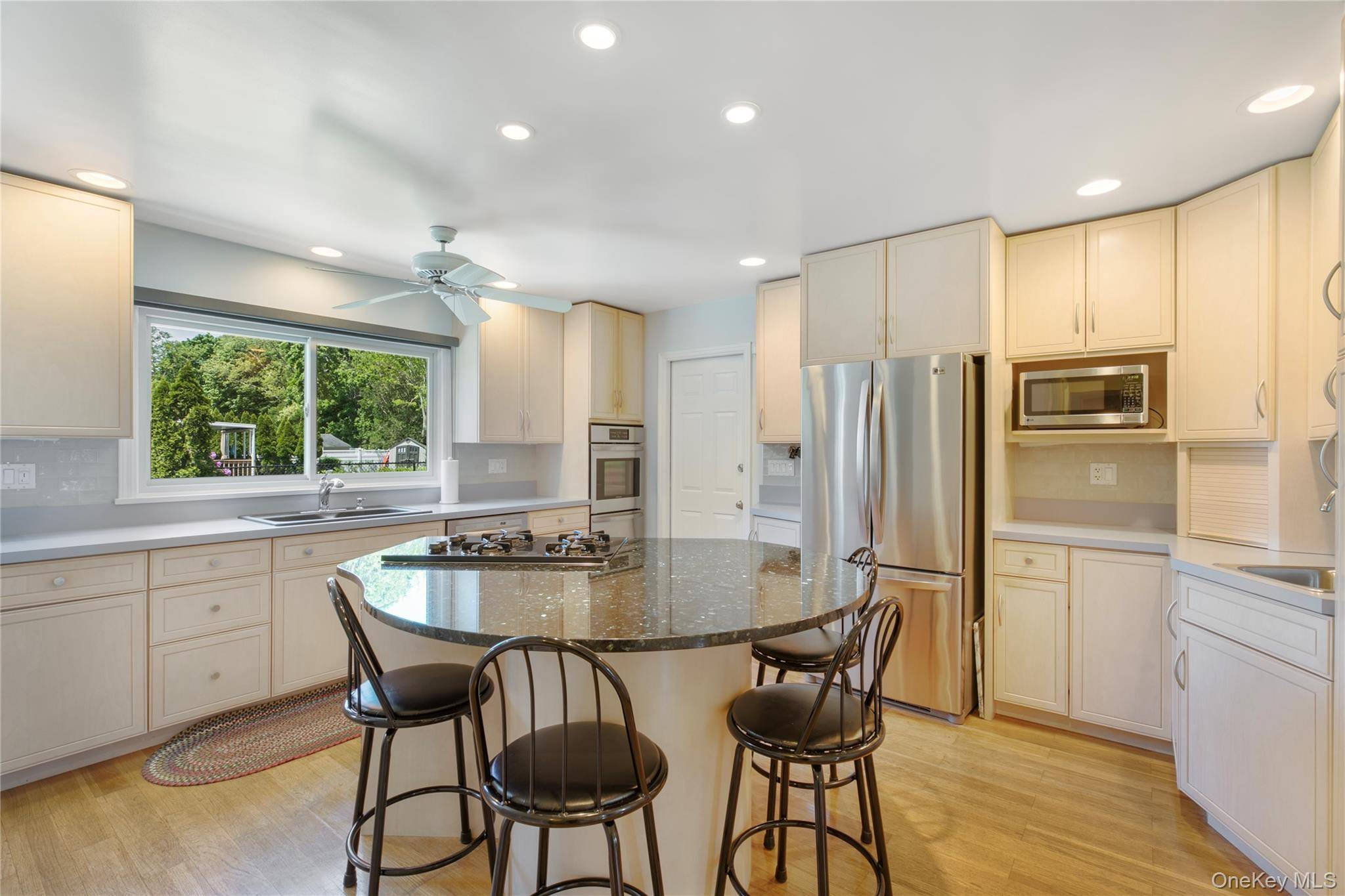 Maison de 3 Chambres à Vendre à Greenport, New York, États-Unis - 8
