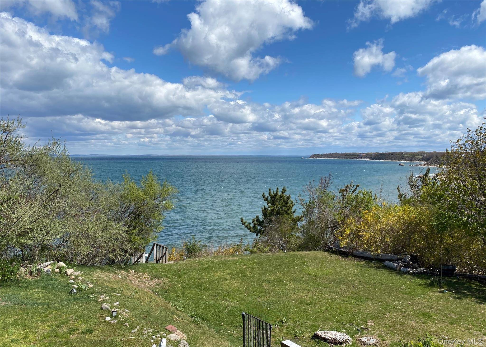 Casa de 3 Dormitorios en Venta en Greenport - Nueva York - EE. UU. - 1