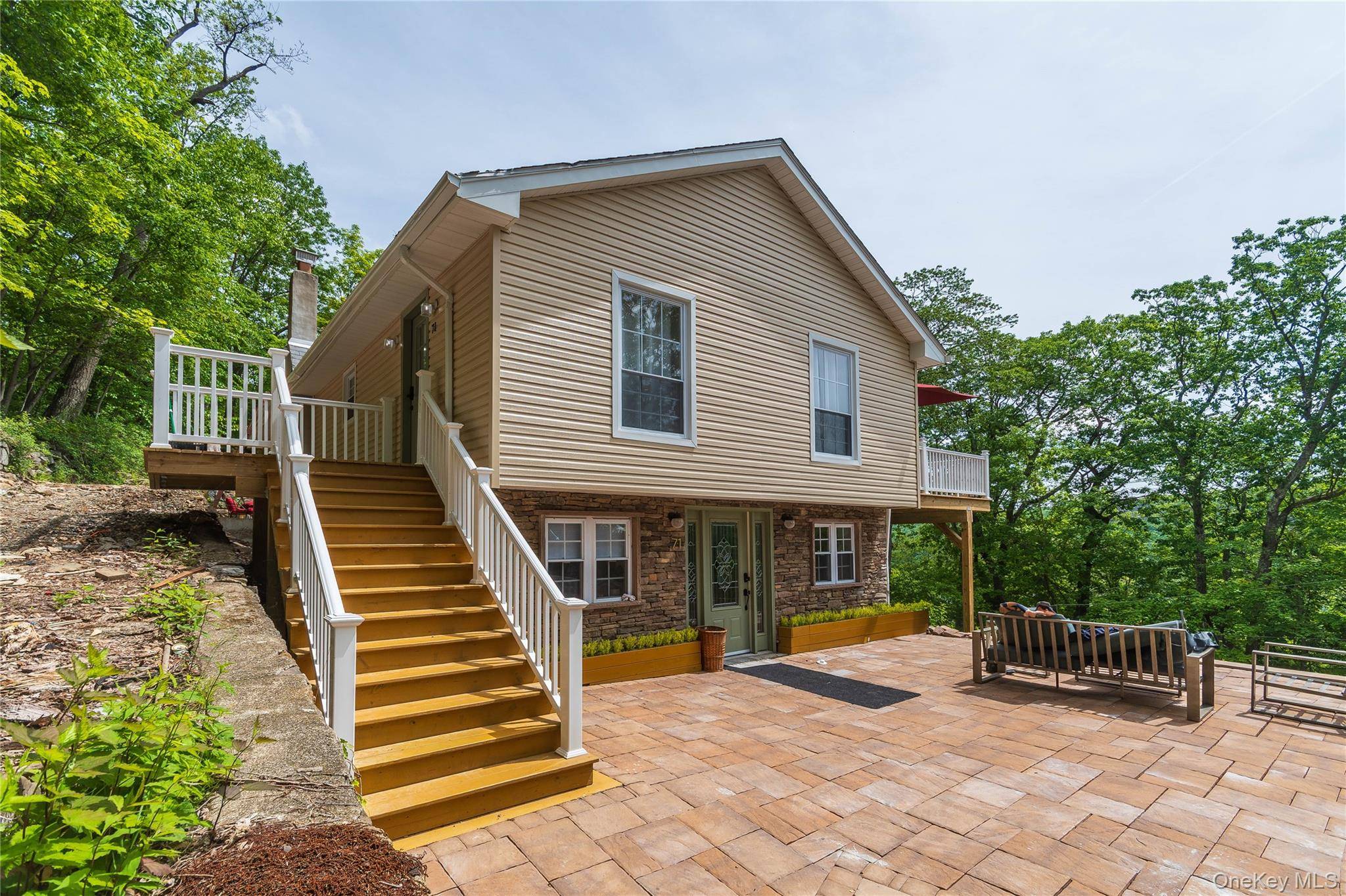 Casa com 3 Quartos à Venda em Greenwood Lake - Nova Iorque - EUA - 1