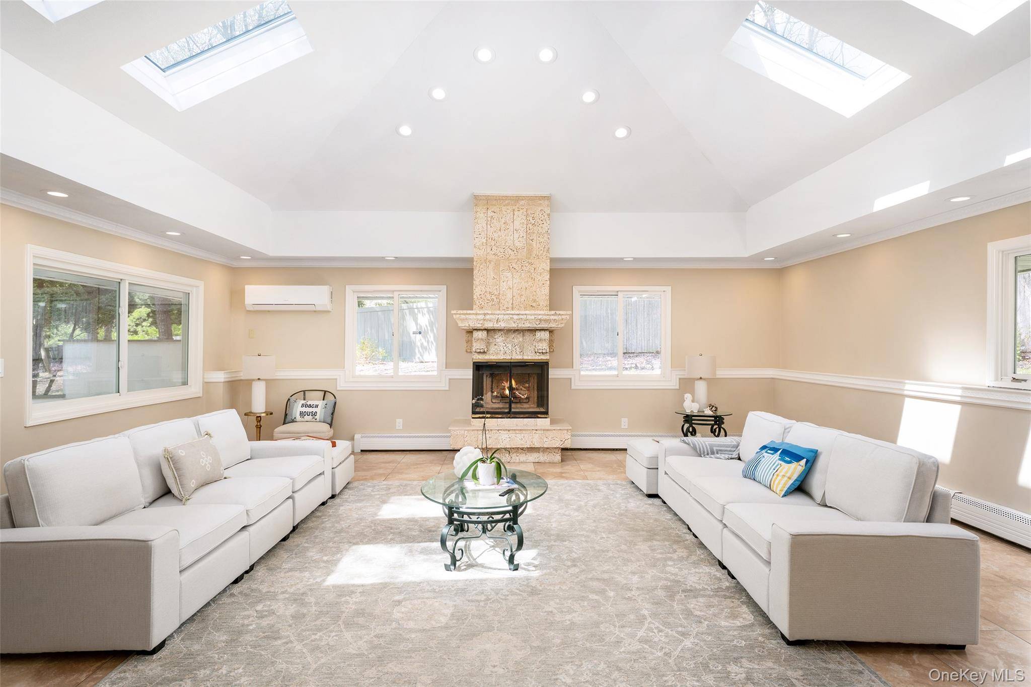 Casa com 3 Quartos à Venda em Hampton Bays - Nova Iorque - EUA - 2