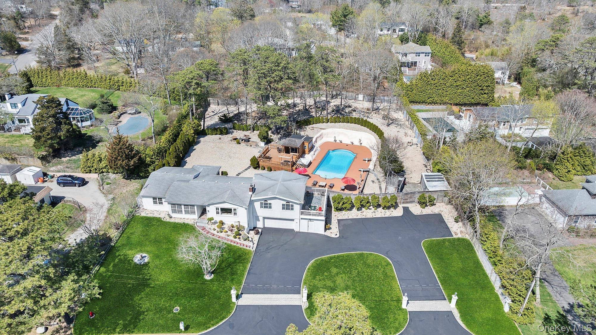 Casa de 3 Dormitorios en Venta en Hampton Bays - Nueva York - EE. UU. - 3
