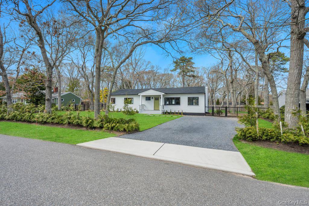 3 Bedroom Home for Sale in Hampton Bays - New York - USA - 4