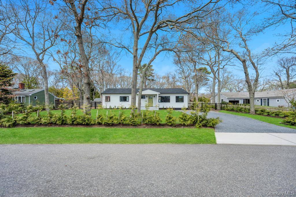 3 Bedroom Home for Sale in Hampton Bays - New York - USA - 6