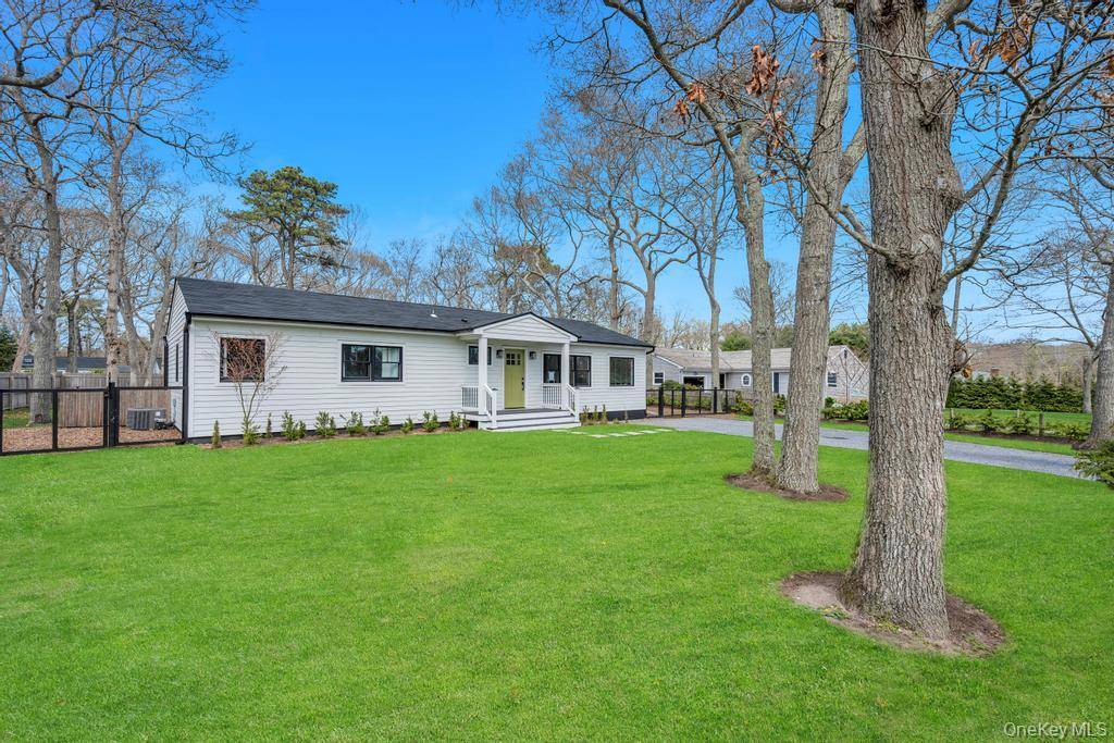 3 Bedroom Home for Sale in Hampton Bays - New York - USA - 7