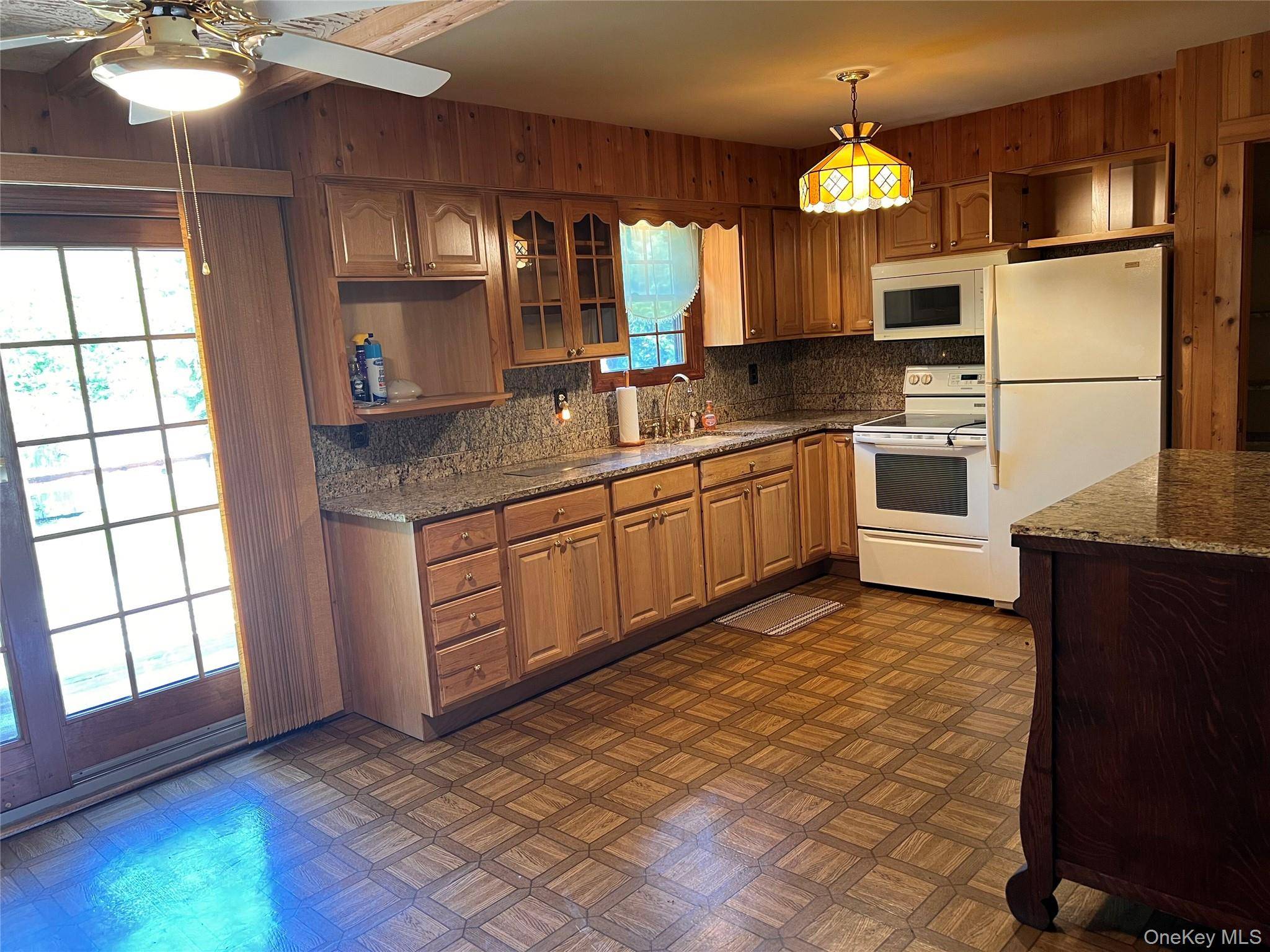 Casa com 3 Quartos à Venda em Hampton Bays - Nova Iorque - EUA - 2
